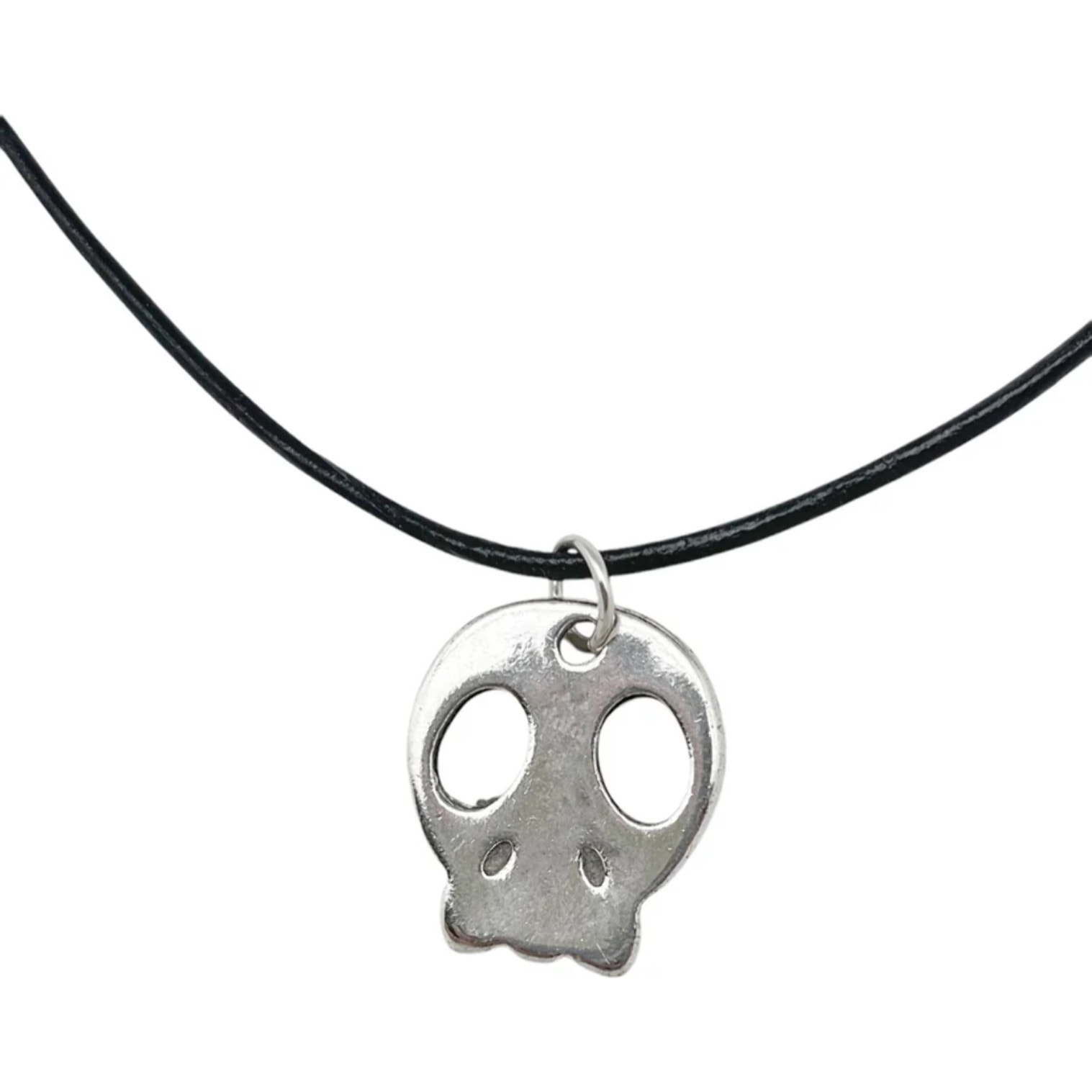 Collar Skull en negro y plata chapado