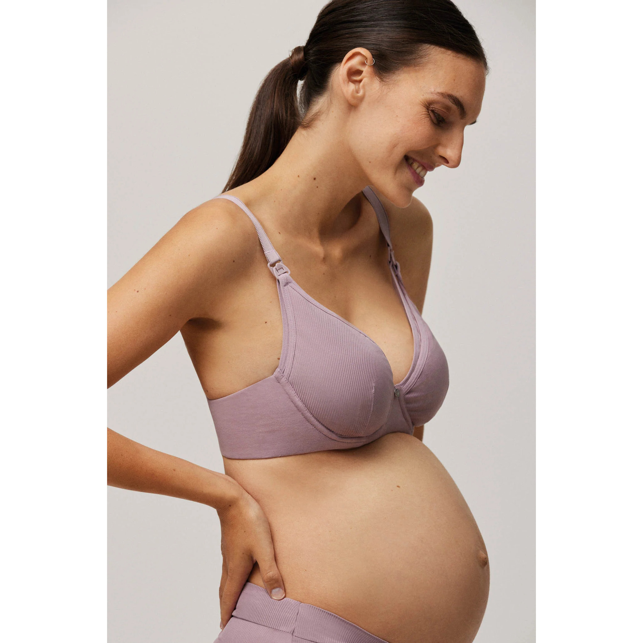 Reggiseno per l'allattamento lilla senza ferretto, coppe B, C e D