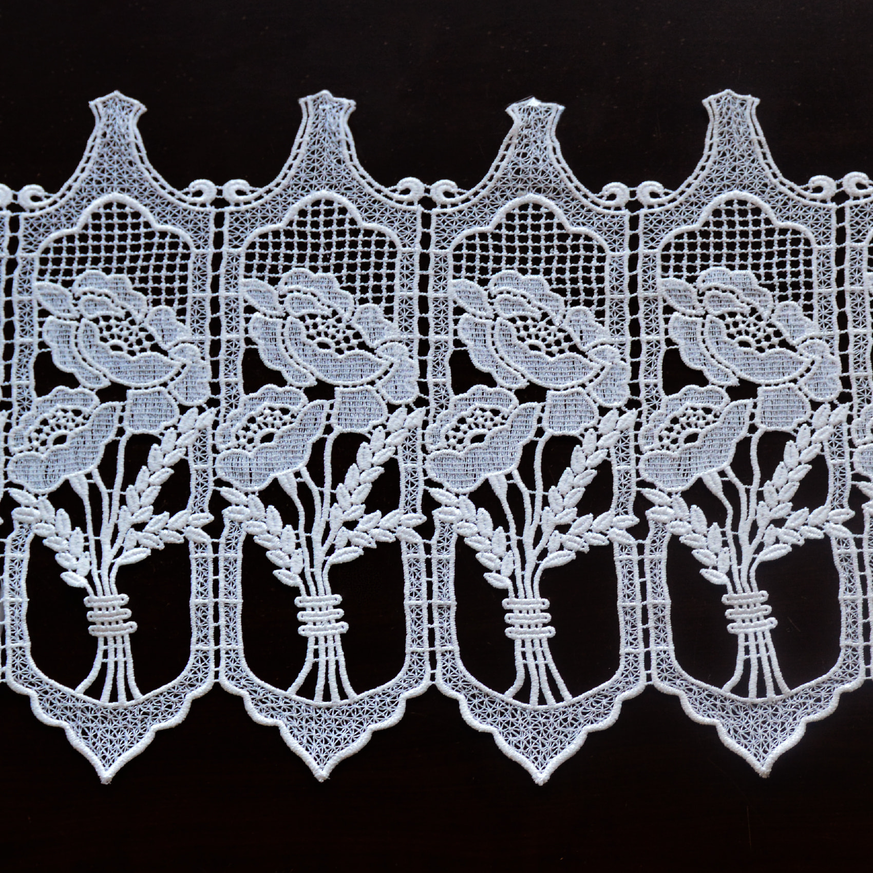 Brise bise macramé au bouquet fleuri - Blanc