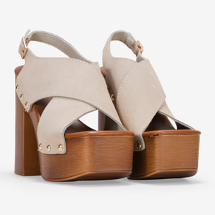 Sandalias de tacón beige en piel con plataforma