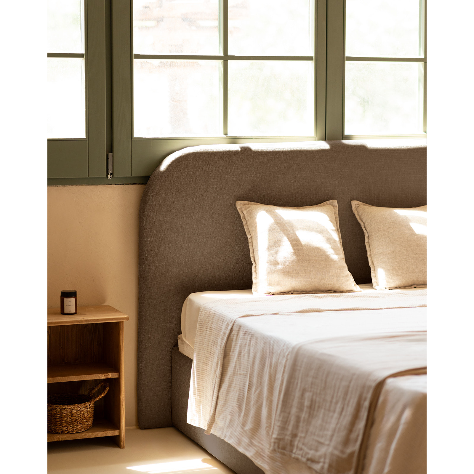 Cama con canapé gris oscuro para colchón de varias medidas