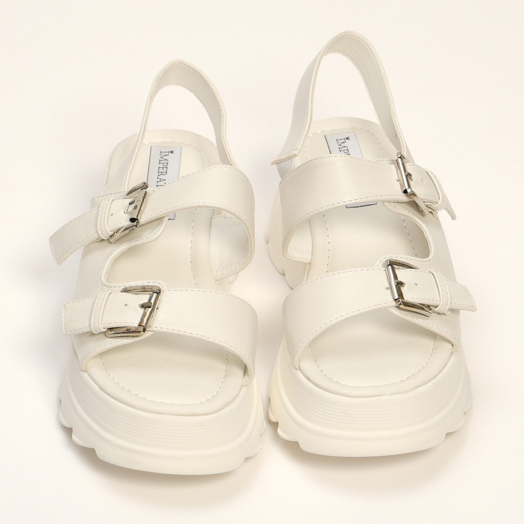 Sandali in simil pelle con zeppa