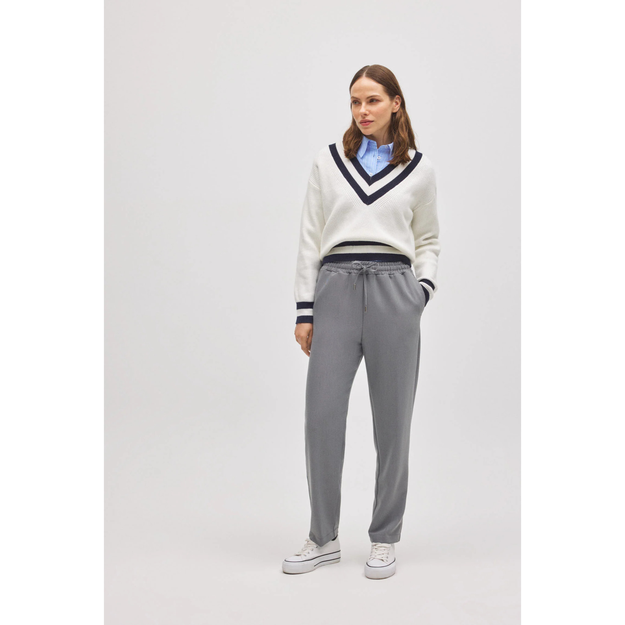 Pantaloni dritti grigi con vita regolabile