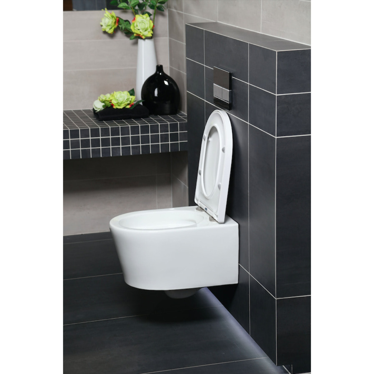 Pack WC suspendu complet Geberit Duofix, WC SAT Brevis sans bride, abattant SoftClose, plaque blanche