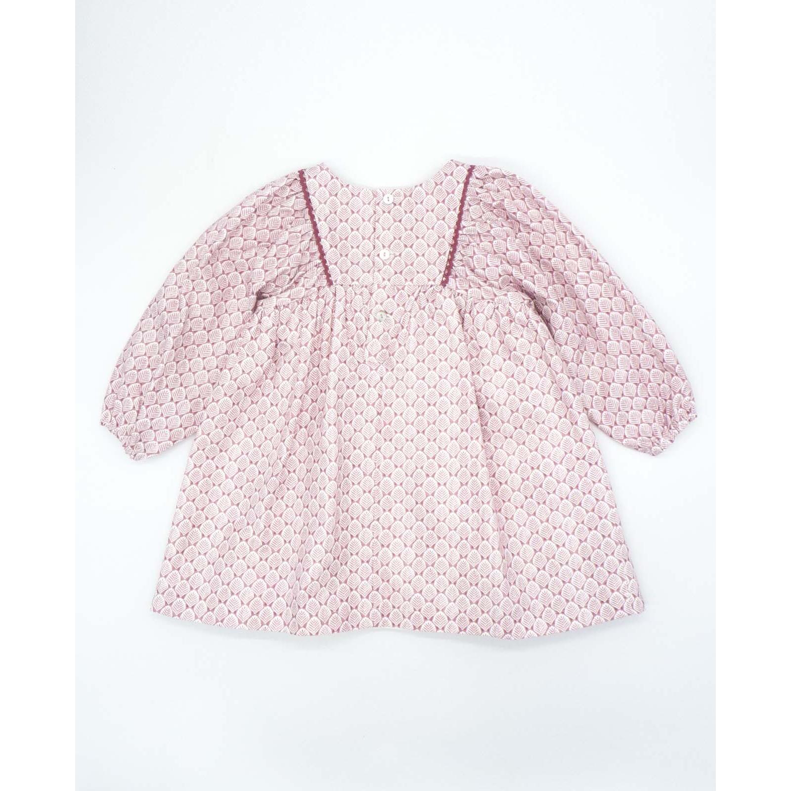 Vestido estampado con hojas malva