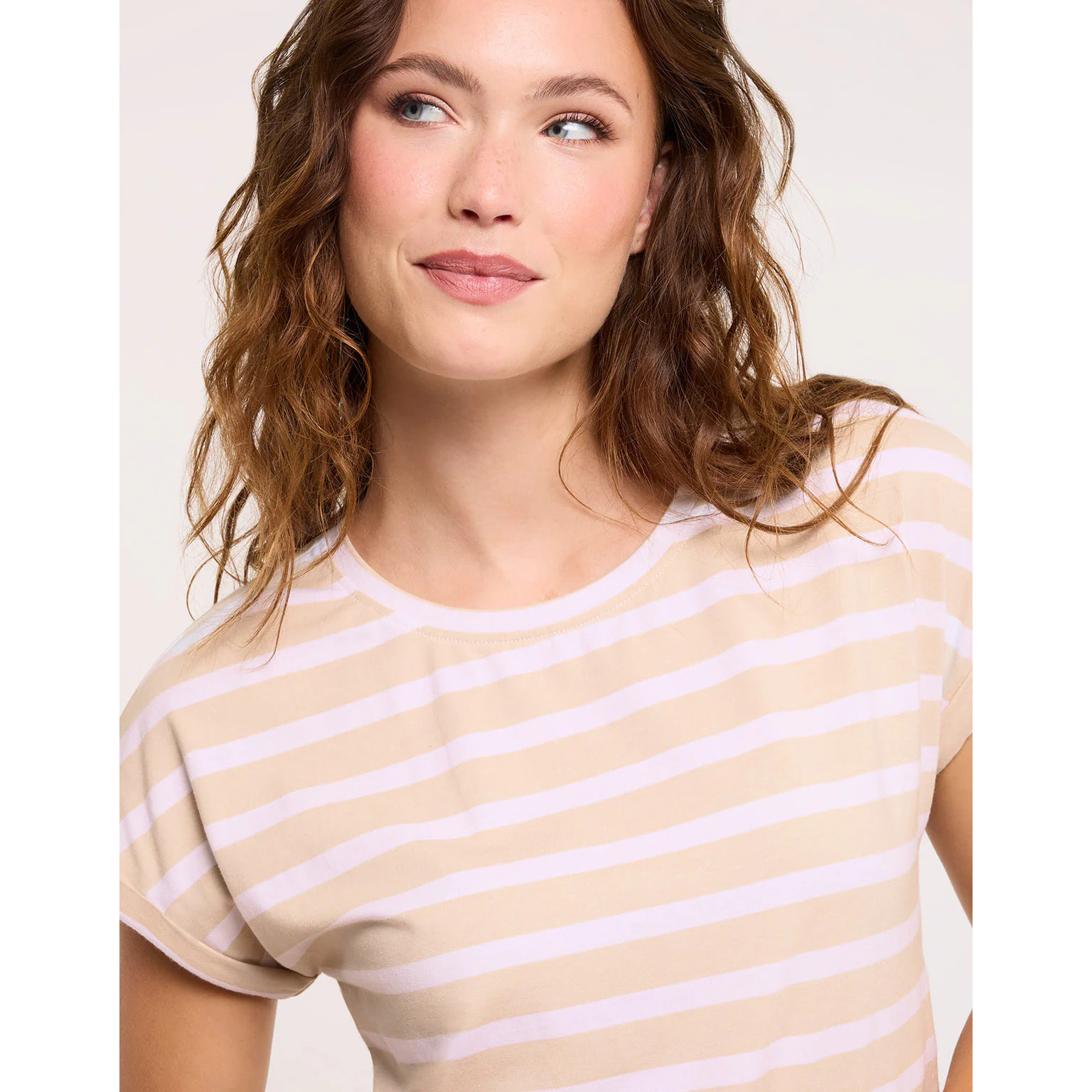 Camiseta Manga Corta de Rayas Beige - Madonna