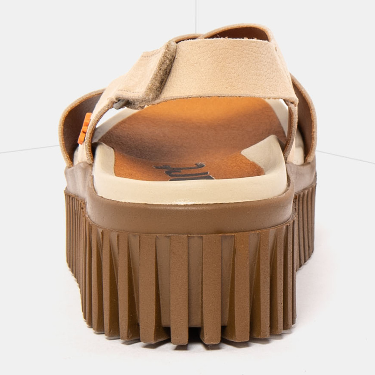 Sandalia de cuña 1574 NOBUCK CREAM-CARAMELO/BRIGHTON color Cream-caramelo