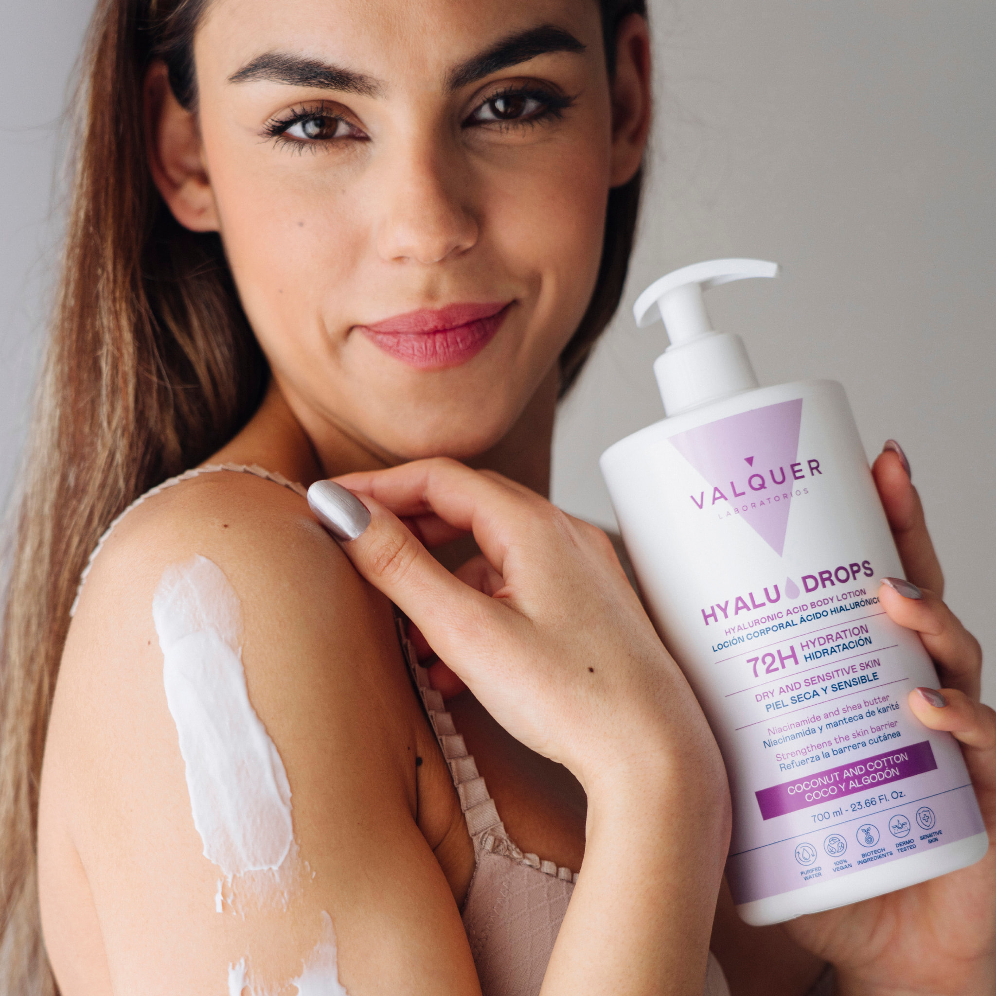 Valquer Hyaludrops Loción Corporal Coco y Algodón – Hidratación 72H - 700 ml