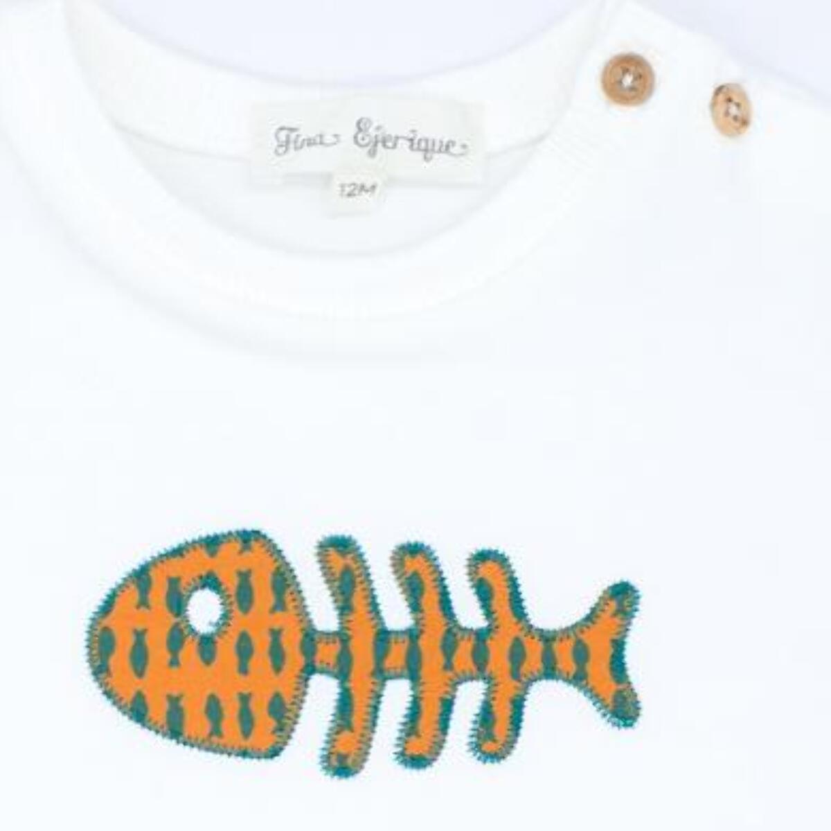 Camiseta con dibujo de perz bordado ocre