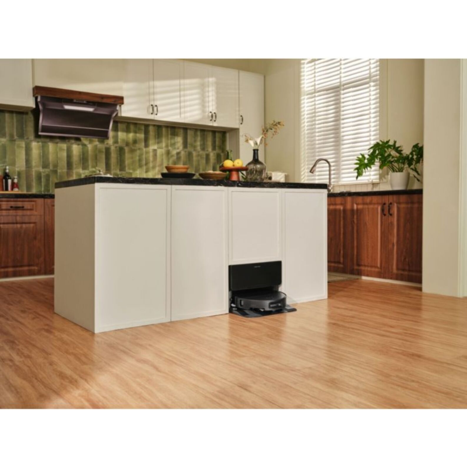 Robot Aspirateur Laveur ROBOROCK Saros 10 noir avec kit de raccordement à l'eau