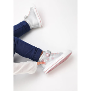 Sneakers alte per neonati con stampa a cuore e design rispettoso