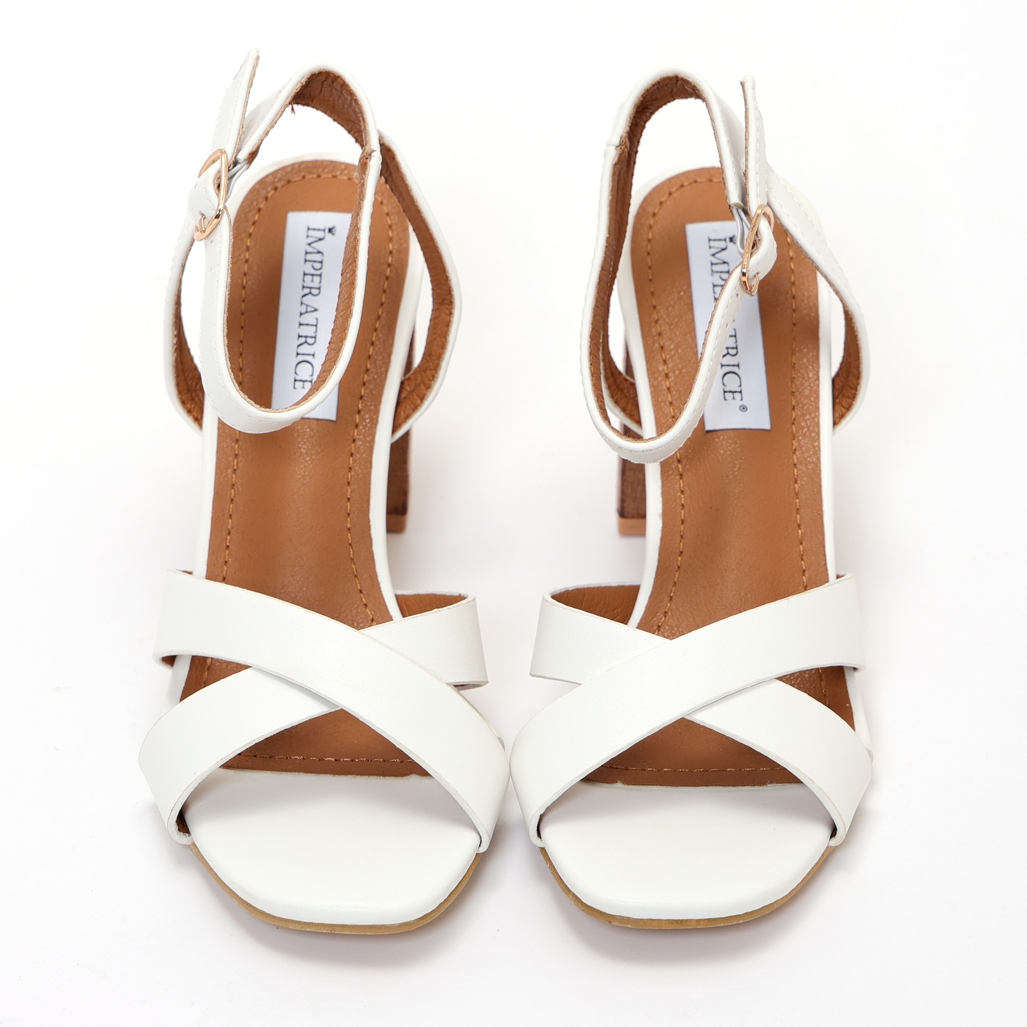 Sandali in simil pelle con fasce incrociate e tacco alto in sughero