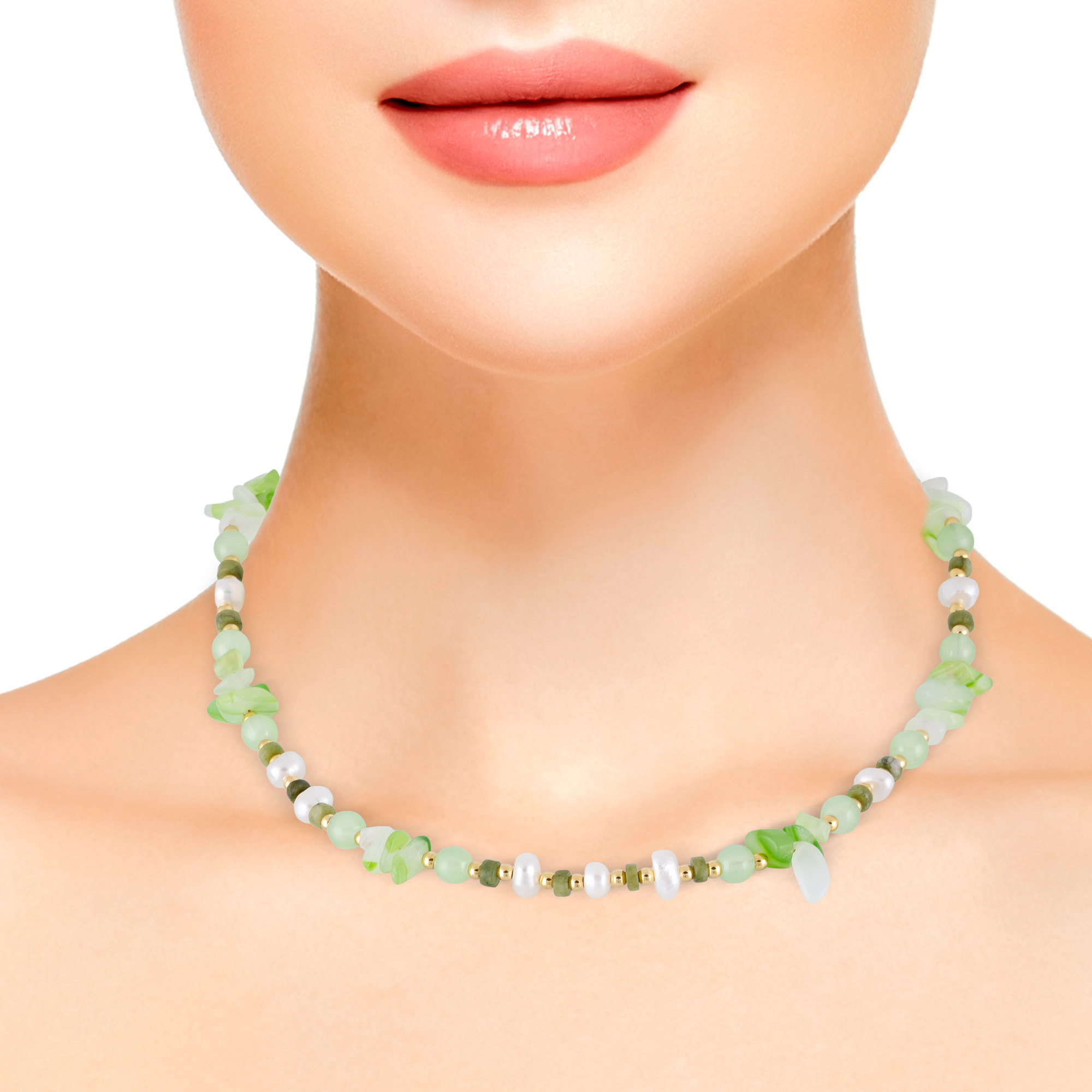 Collar de ágata verde y perlas naturales, con cierre de mosquetón.