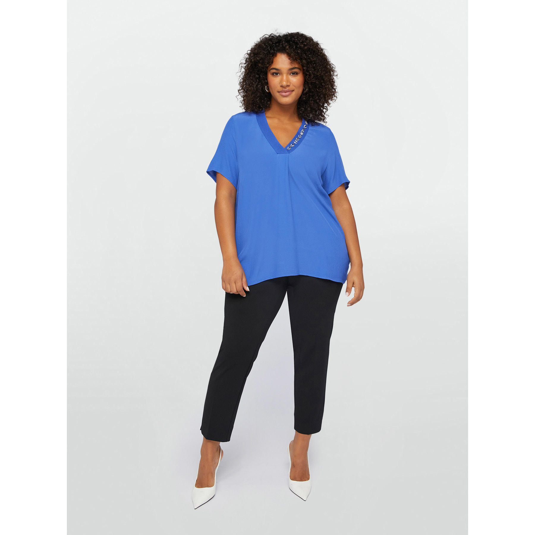 Fiorella Rubino - Camiseta de viscosa LENZING™ ECOVERO™ con bordado - Azul aciano