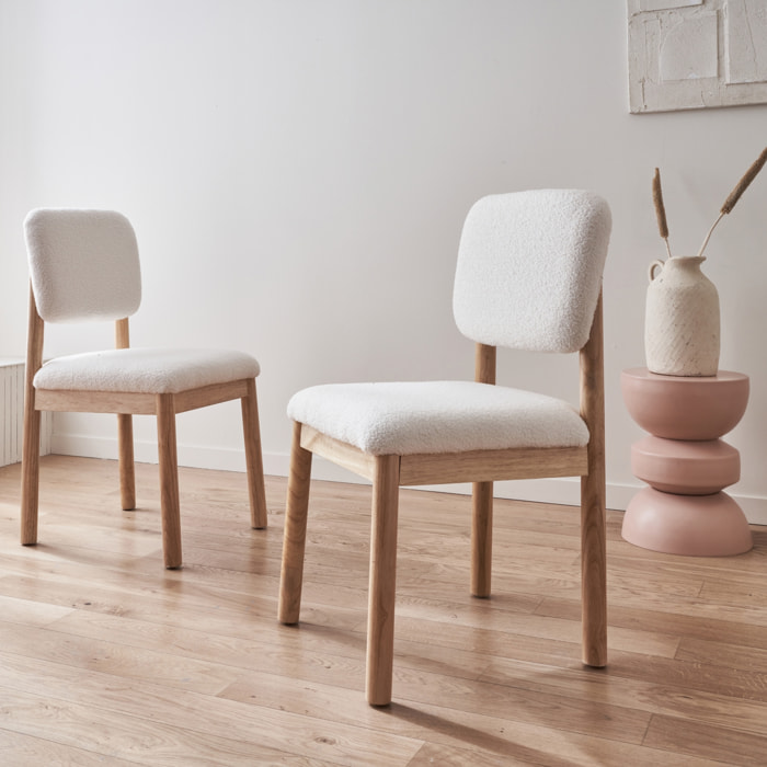 Lot de 2 chaises scandinaves piètement en bois d'hévéa revêtement bouclette