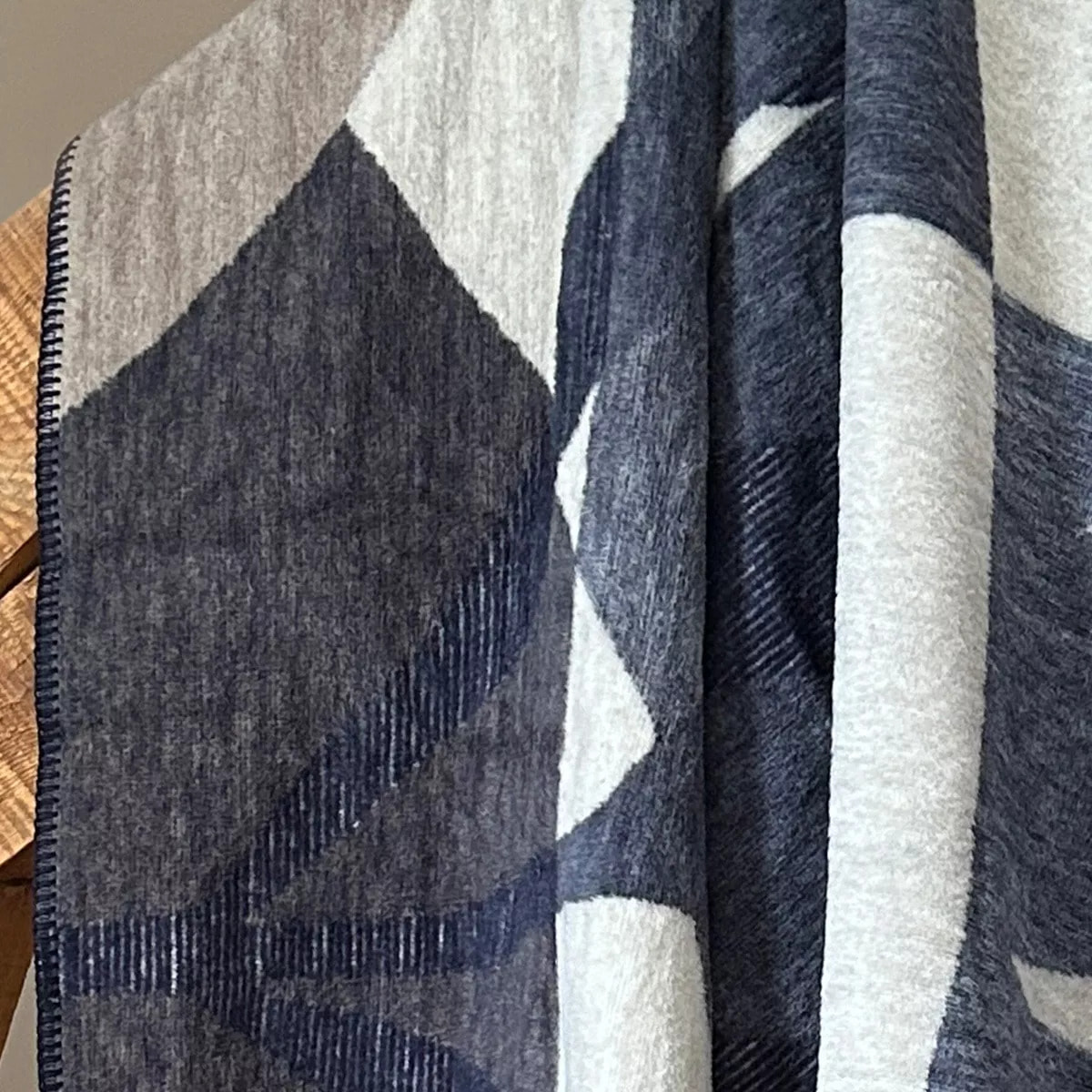 Plaid coton & autres fibres 470 g/m² motif jacquard bleu Nino bleu