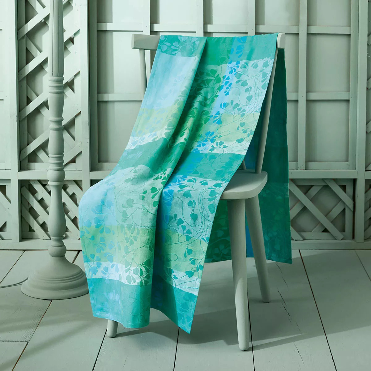 Chemin de table pur coton motif jacquard vert bleu Mille feuillages turquoise