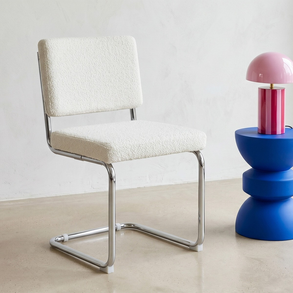 Lot de 2 chaises en tissu bouclé et métal chromé - DULCE