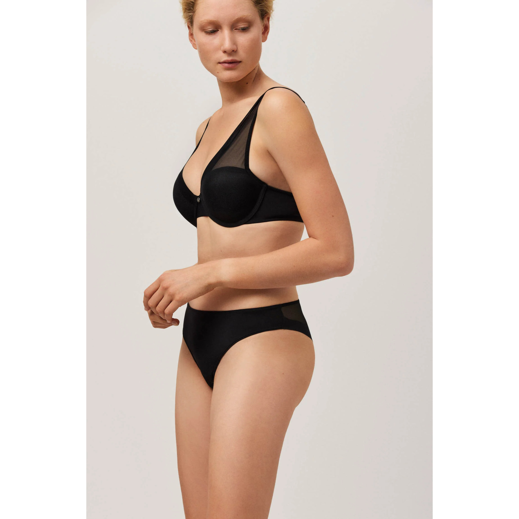 Slip brasiliane in tulle nero