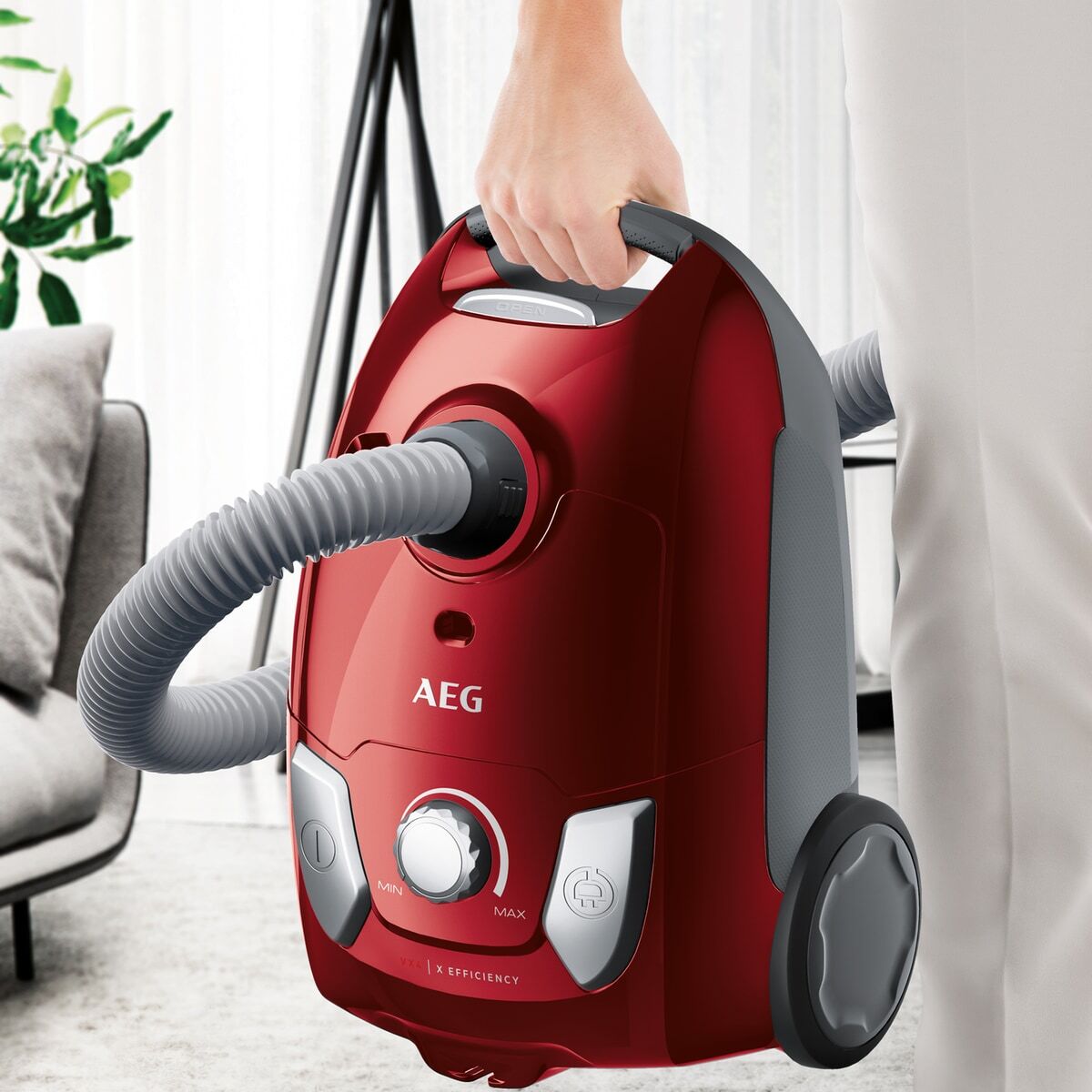 AEG Aspiradora con bolsa VX4 de 750 W y 79 dB(A) VX4-1-WR-A | Reacondicionado