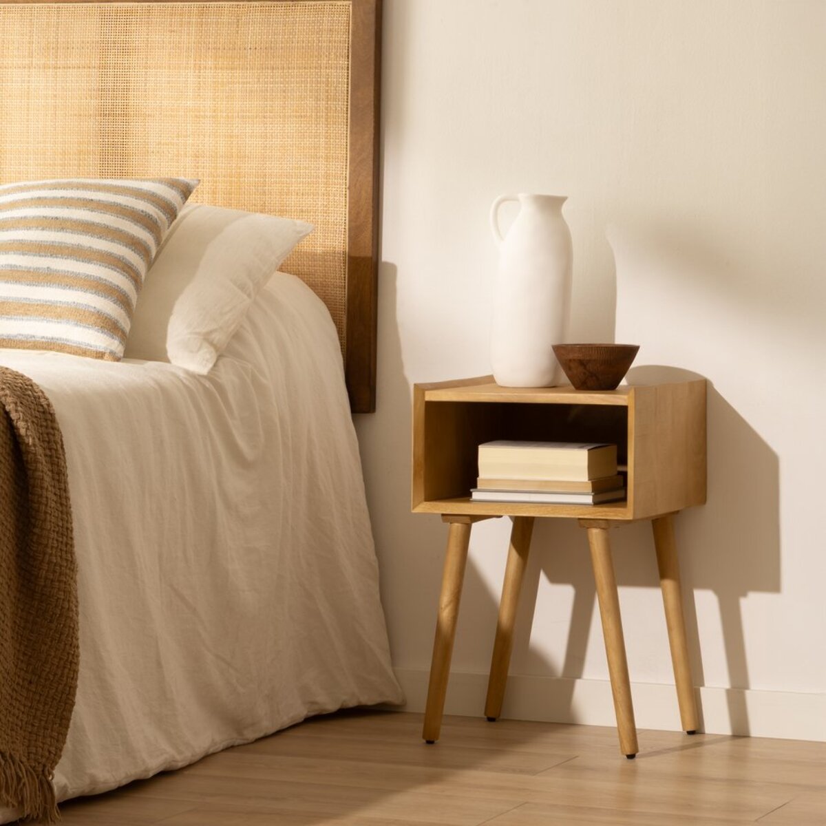 Table de chevet Malika -bois massif de mangue-couleur catuai 40 x 61 x 38 cm