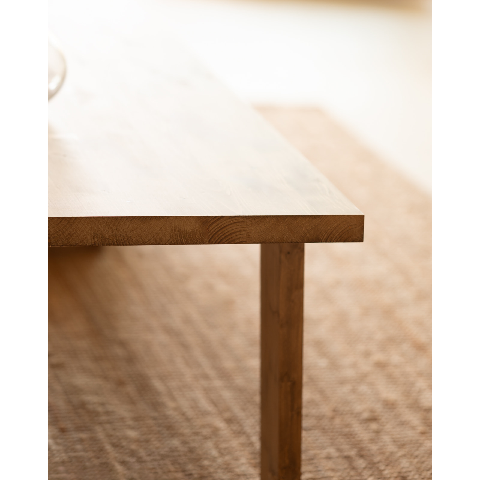 Mesa de centro de madera maciza en tono roble oscuro de varias medidas