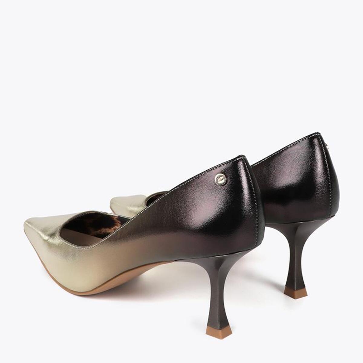 Scarpa con Tacco Effetto Sfumato Metallico e Fodera Stampata