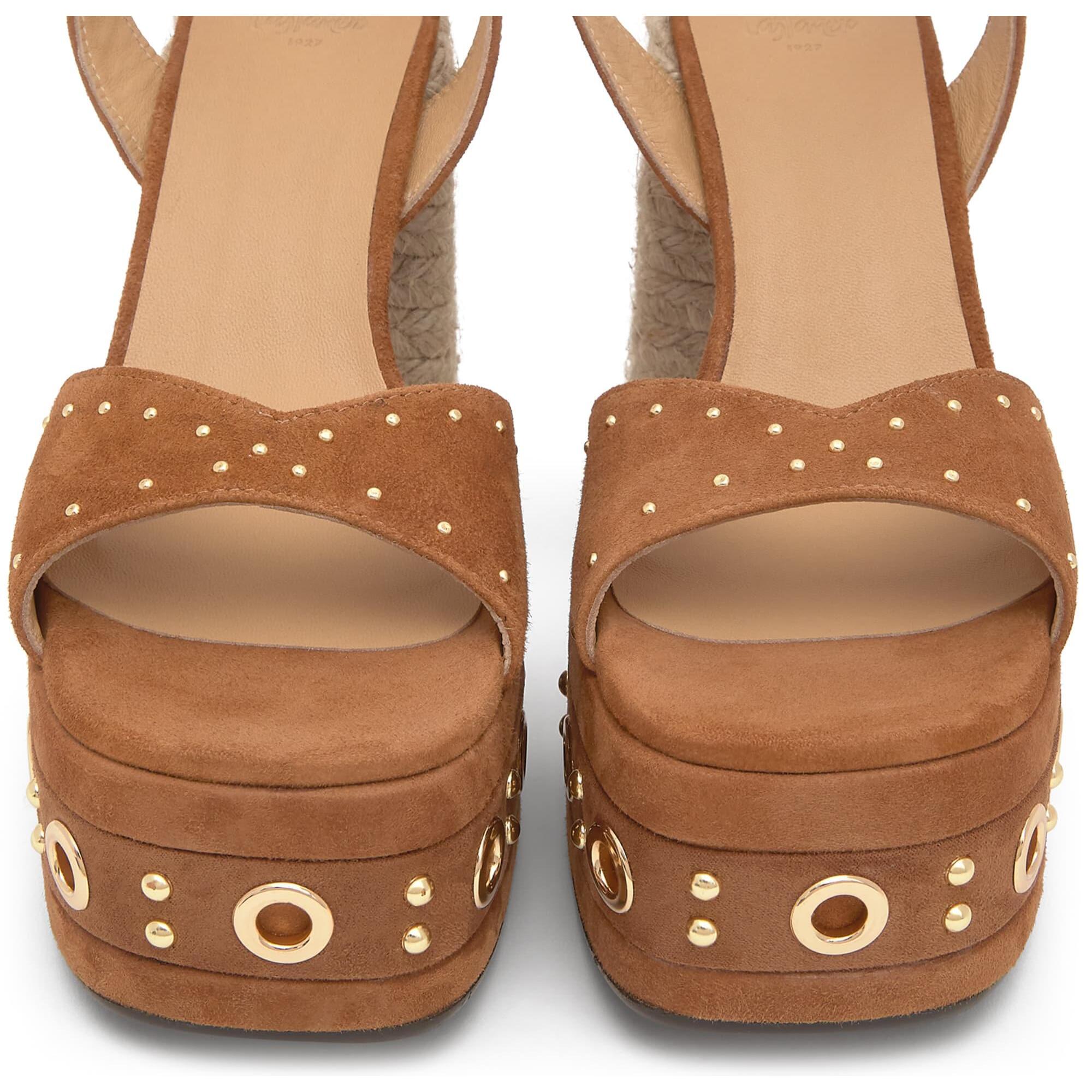 Sandalia Fruamba en ante con tachuelas y tacón de yute