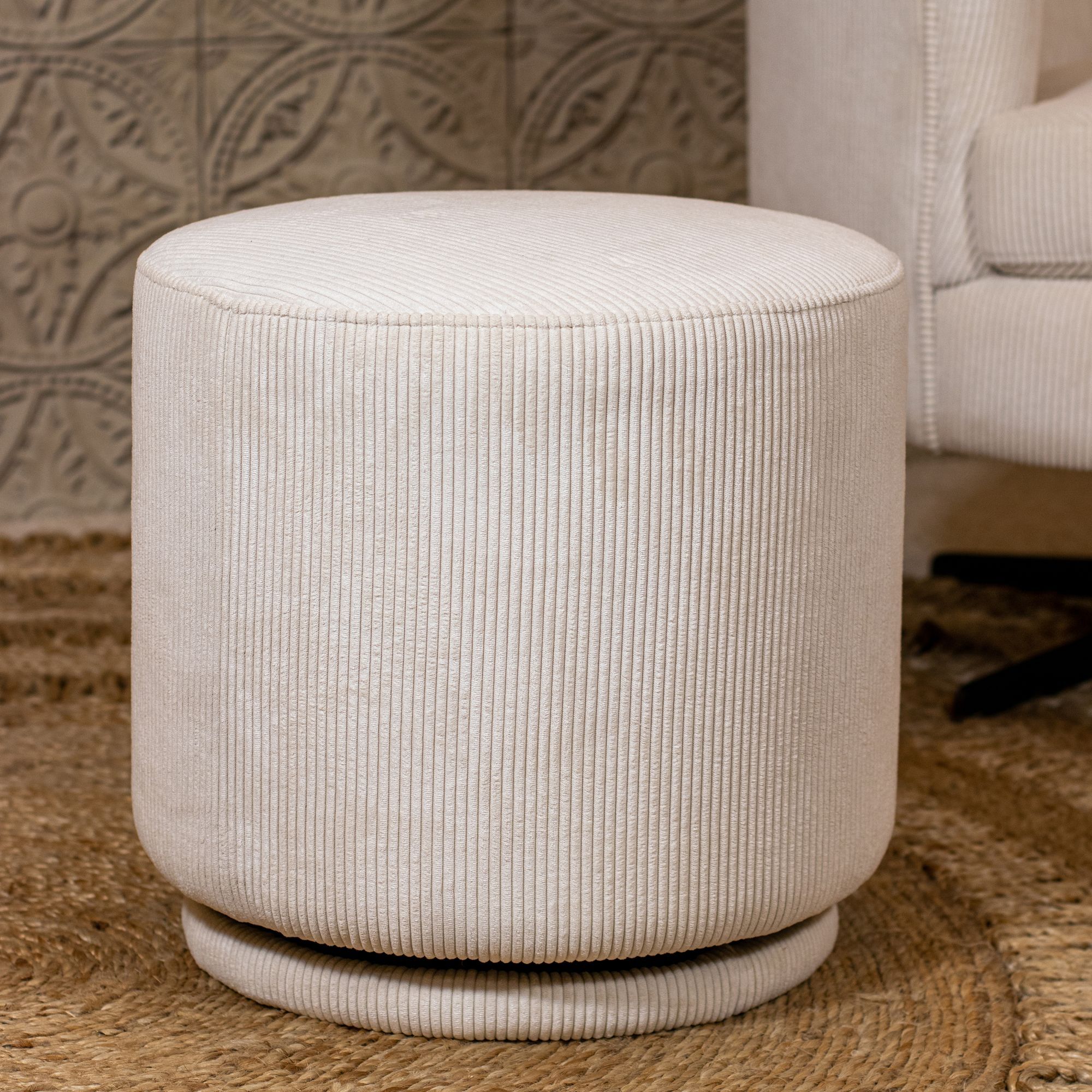 POUF PIVOTANT EN VELOURS COTELÉ ÉCRU 40X40XH39CM CASPER