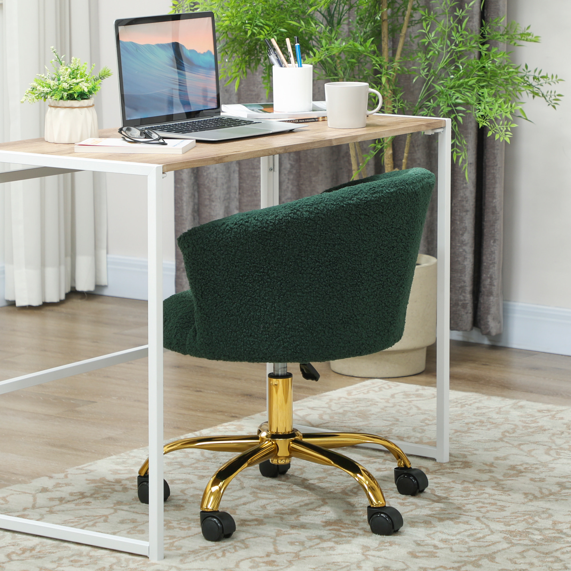 Chaise de bureau design effet courte laine bouclée piètement métal doré vert