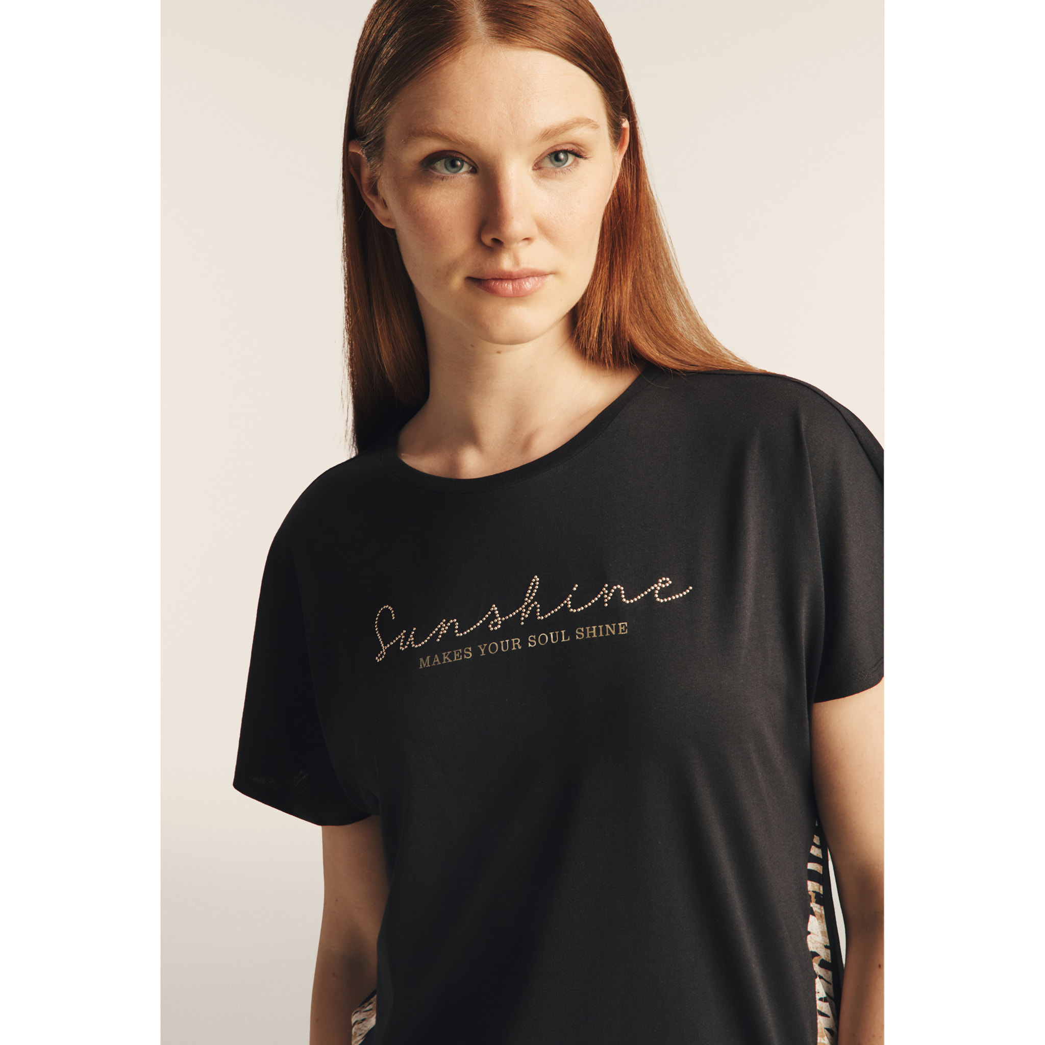 T-shirt maniche a kimono con stampa fantasia sui fianchi