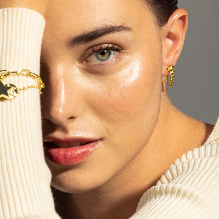 Pendientes acabados en oro amarillo de 18K