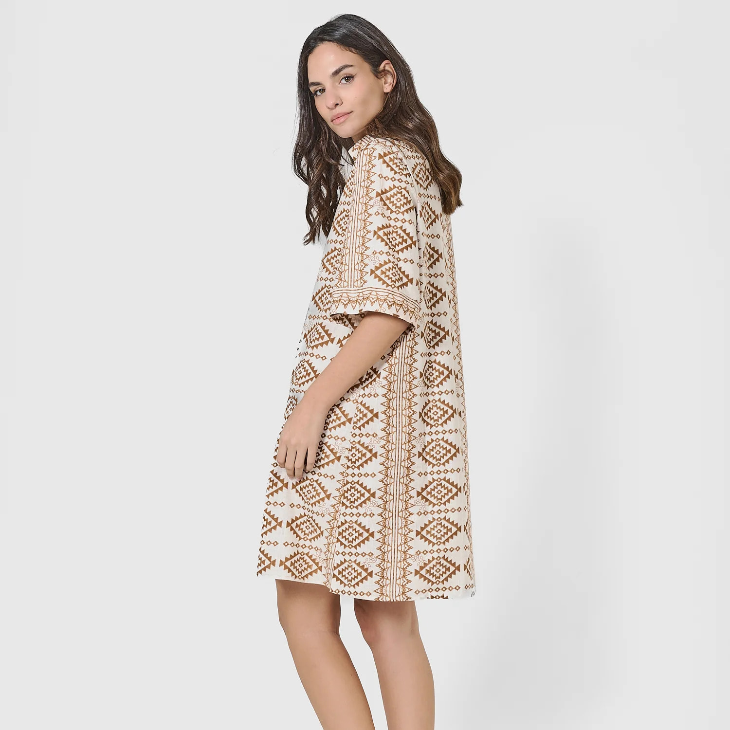 Vestido corto camisero hilo bora marrón