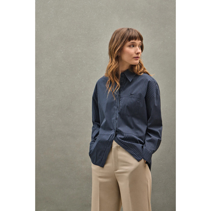 Camicia blu marino relaxed fit e collo classico