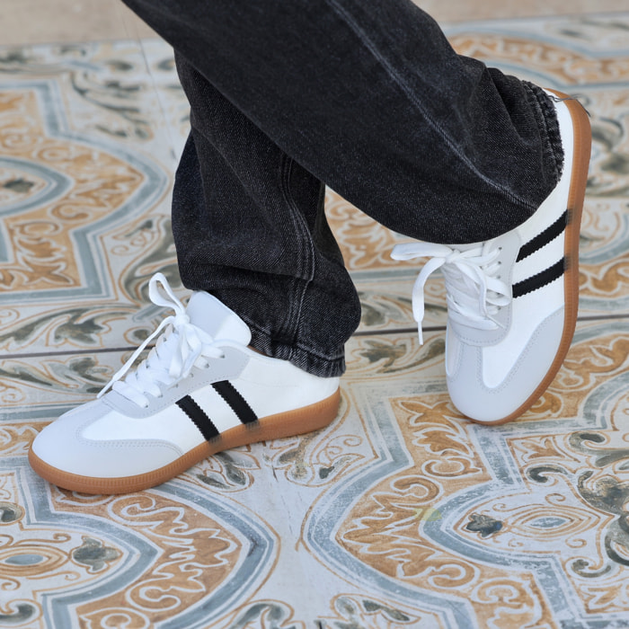 Sneakers in simil pelle scamosciata