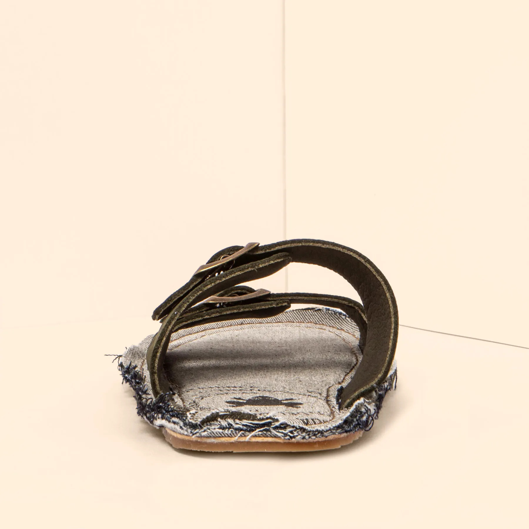 Sandalias N598 NOBUCK LAVADO KAKI/ RECYCLUS UNISEX color Kaki