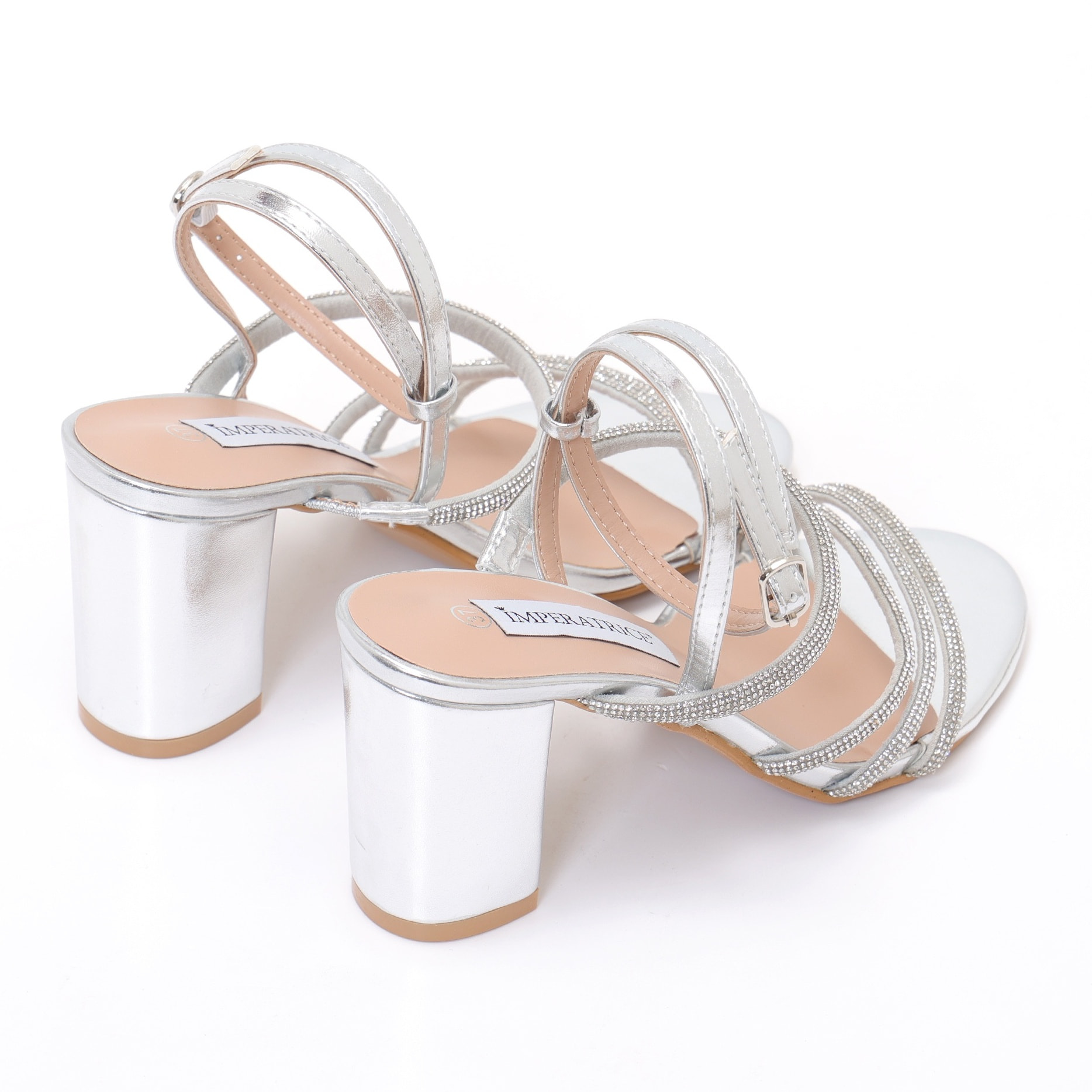 Sandali in simil pelle con tacco comodo e fasce ricoperte di strass