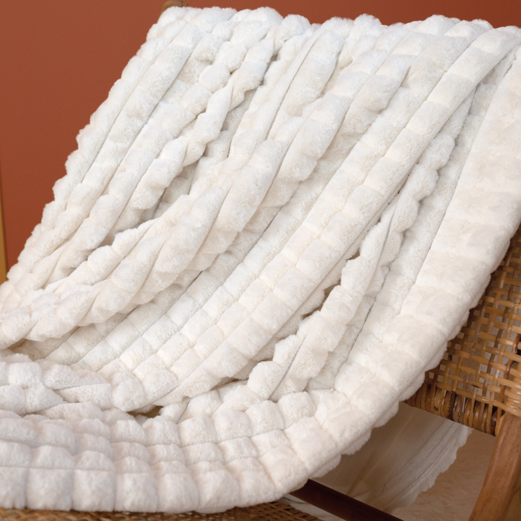 Tissu fausse fourrure  - Effet matelassé - Blanc