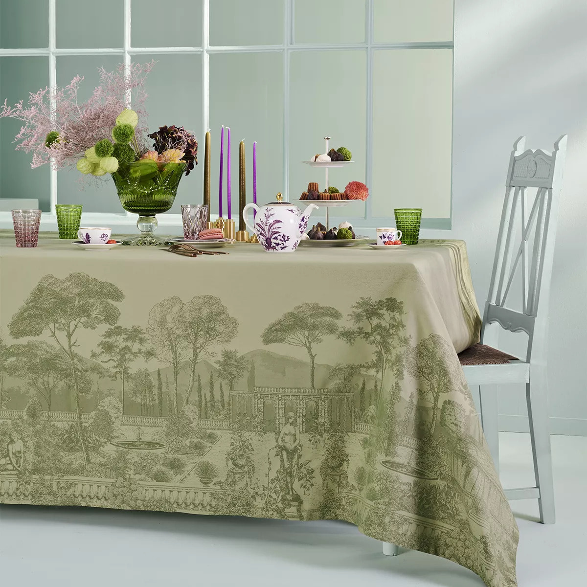 Chemin de table pur coton anti tache motif jacquard Jardin spirituel olive