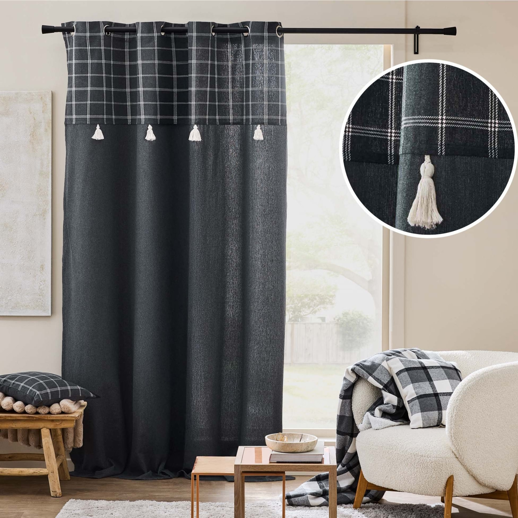 Rideau à œillets avec haut à carreaux et pompons en polycoton - Gris anthracite