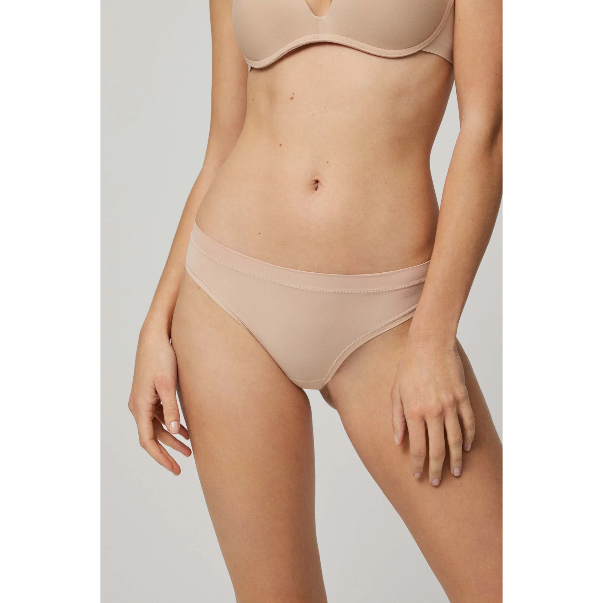 Mutandina Mini Adapt con finiture nude invisibili
