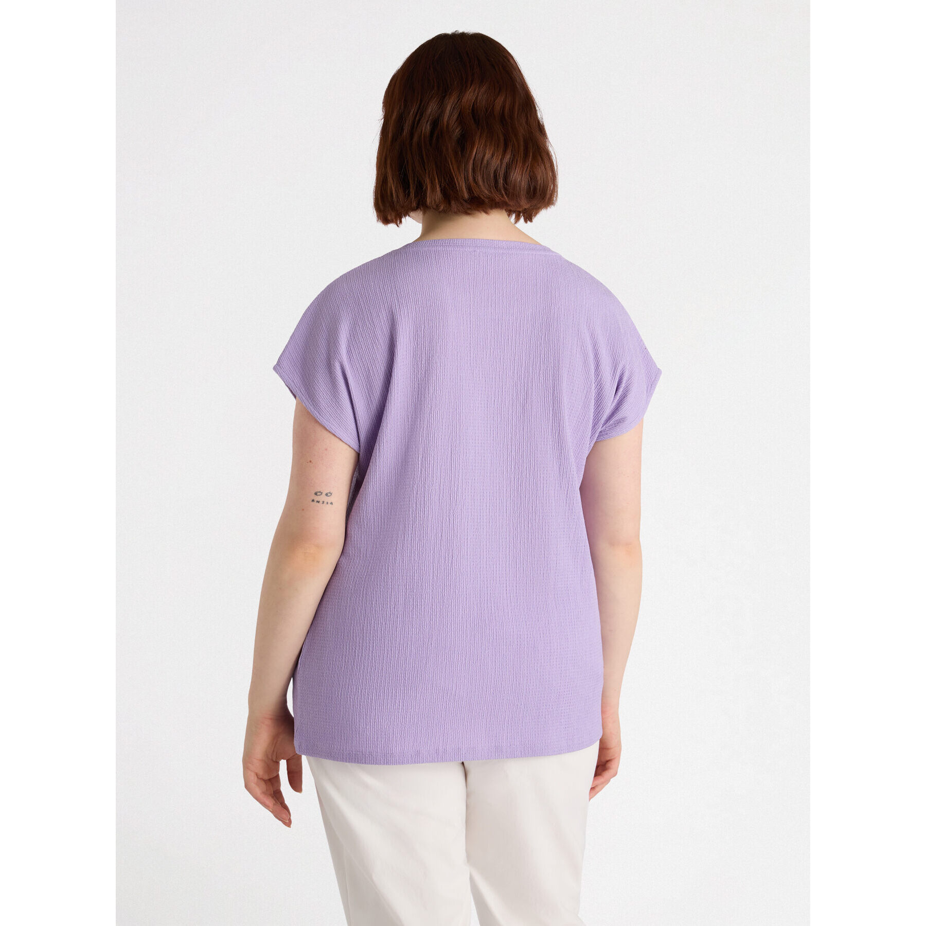 Fiorella Rubino - Blusa de crepón con flor - Violeta