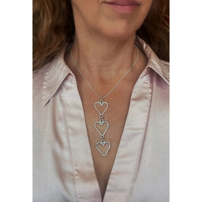 Collar triple corazón en caida a 40cm chapado plata