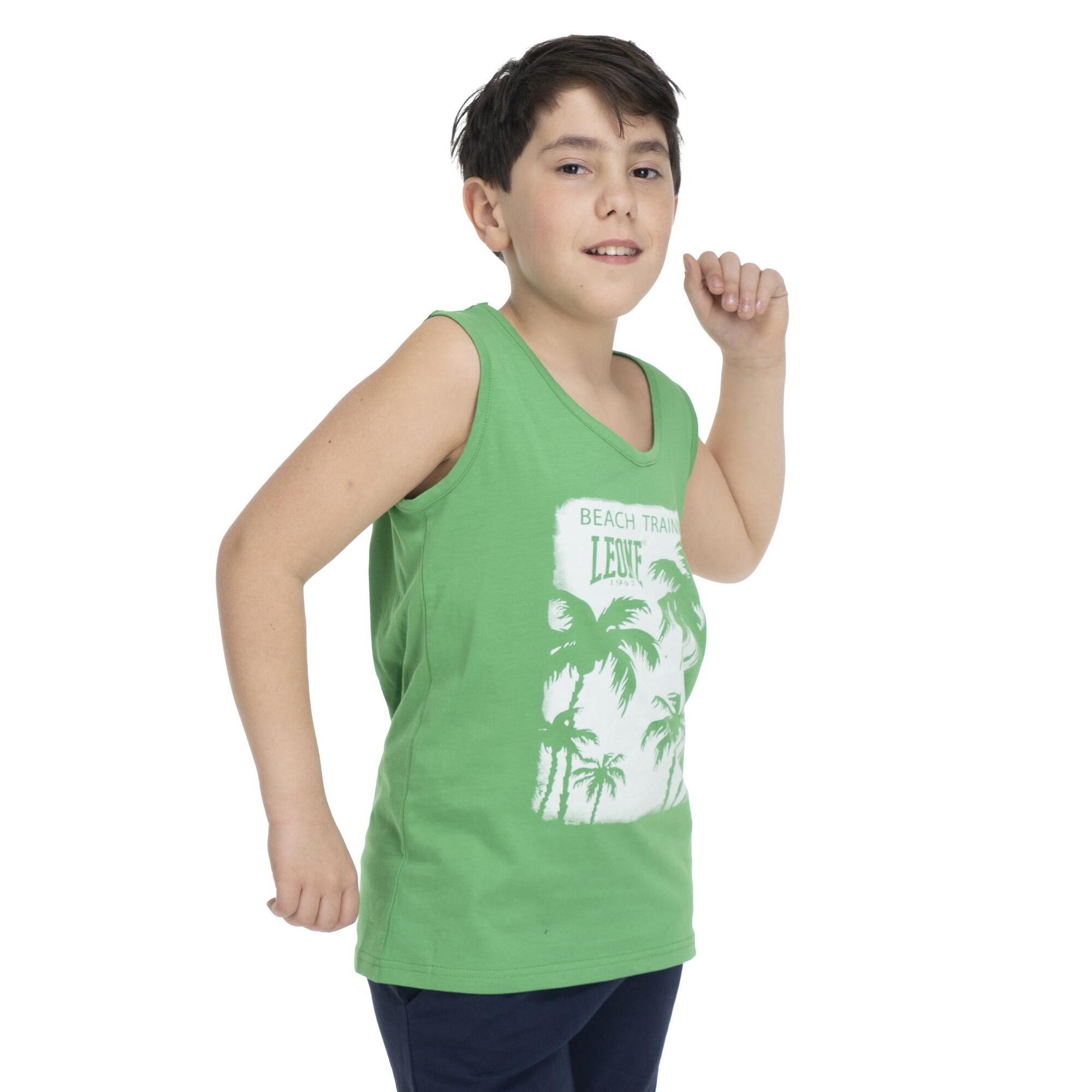 Traje de playa infantil sin mangas.