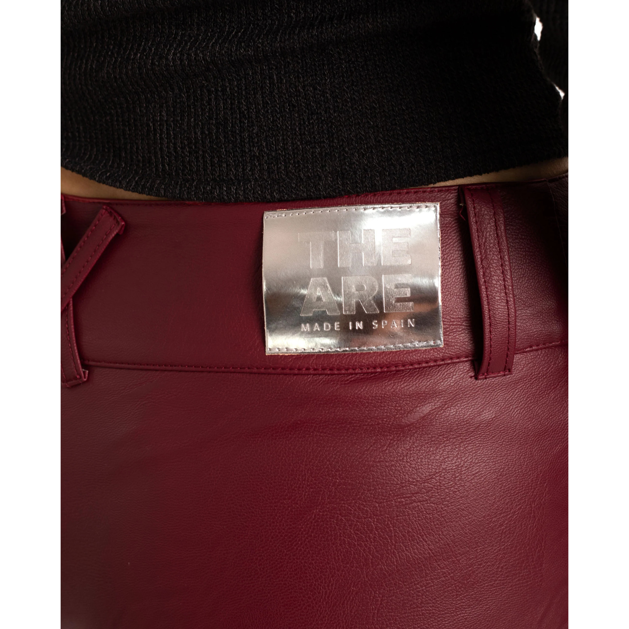 Pantalón de mujer polipiel oversize