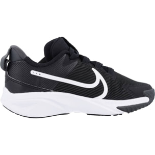 SNEAKERS NIKE  STAR RUNNER 4