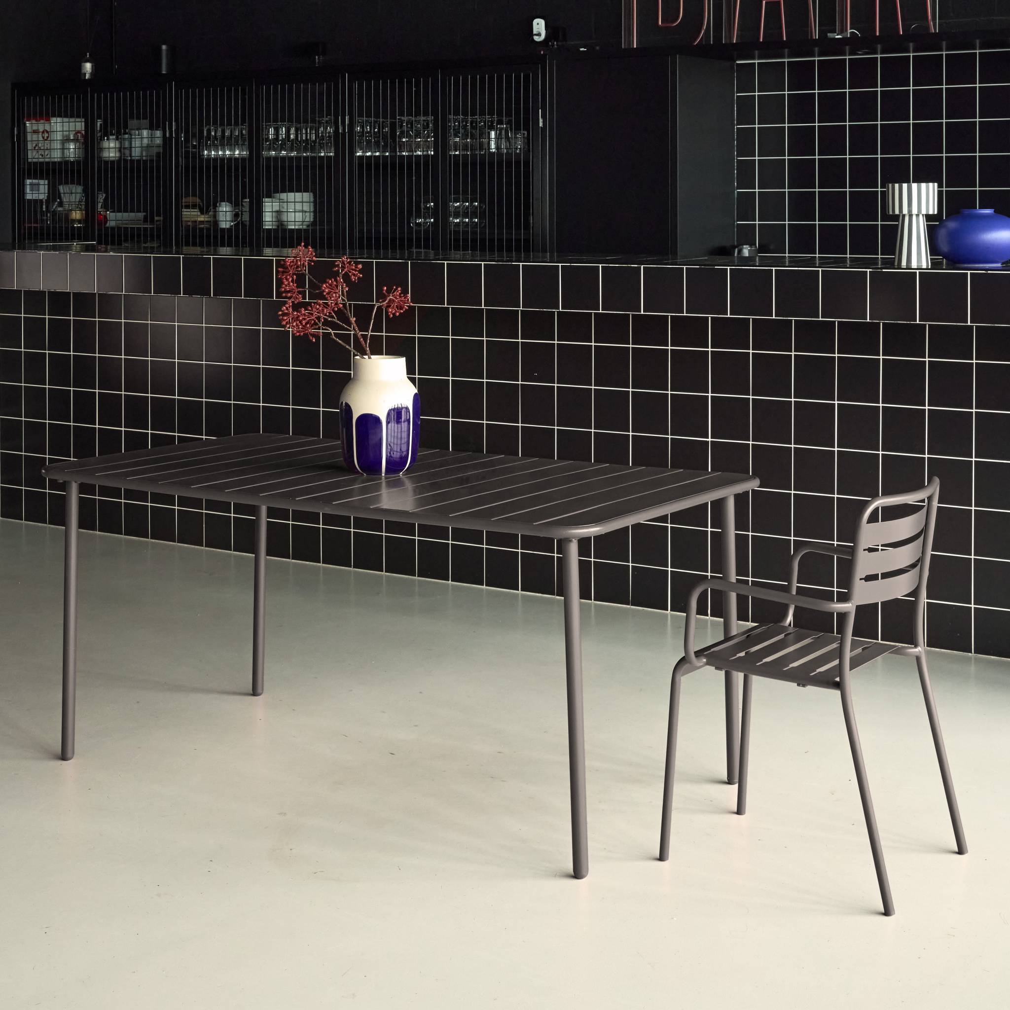 Table de jardin métal 6-8 places. anthracite. Amelia. 160x90xH72.5cm