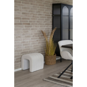 Pouf Colma in bouclé bianco forma arcata 42x41x36 cm