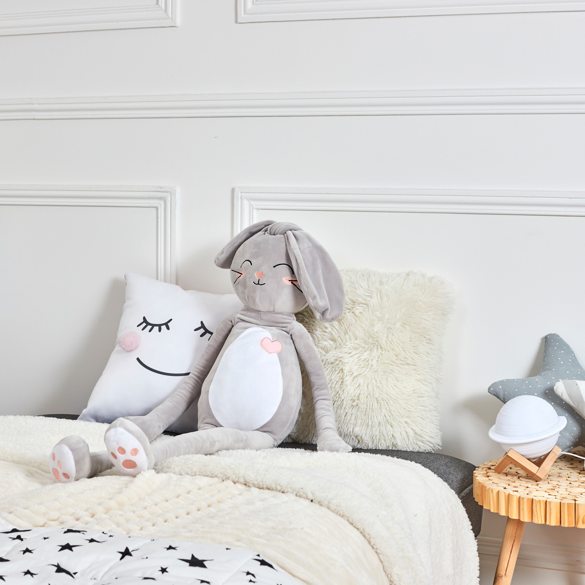 PELUCHE LAPIN LONGUES PATTES A NOUER