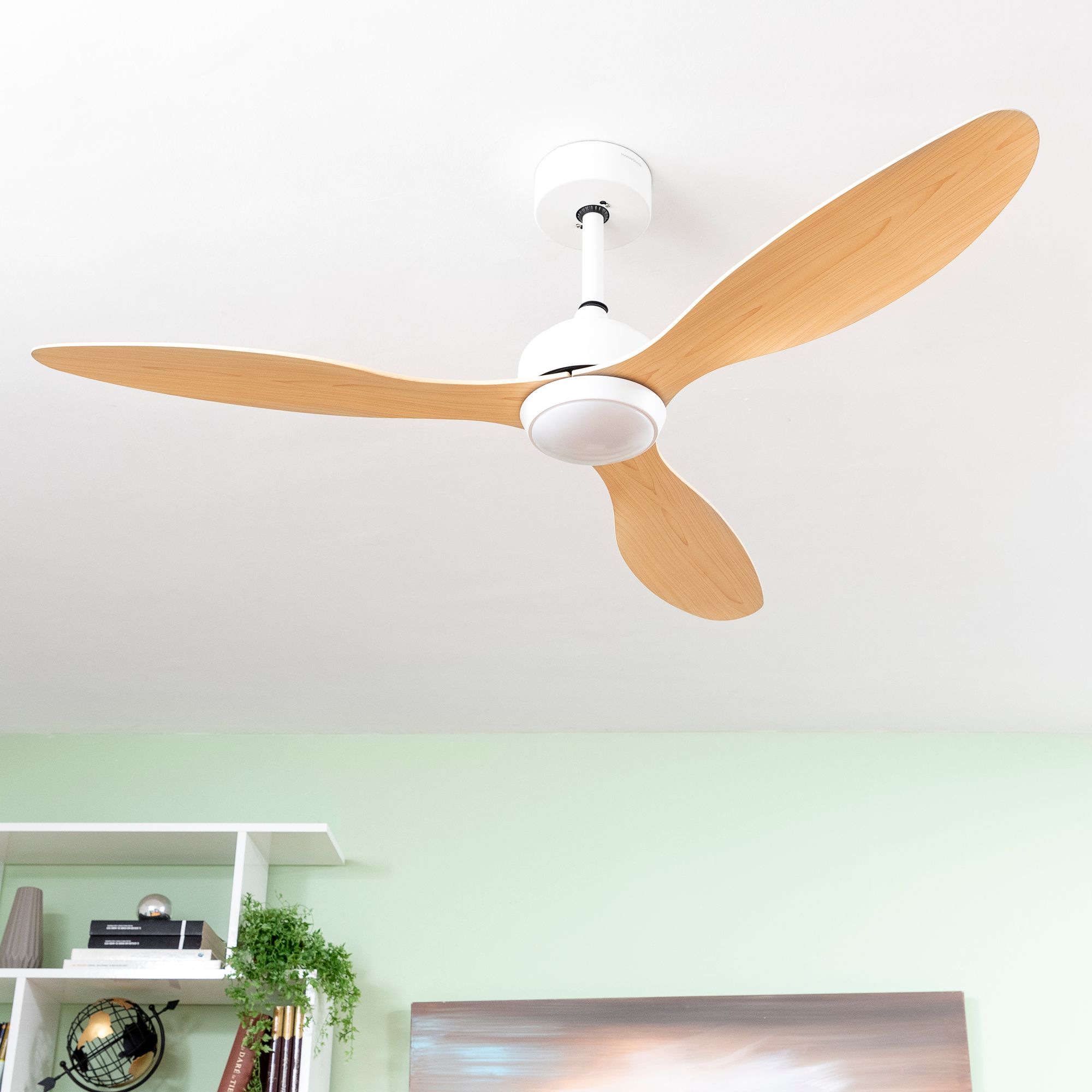 Ventilatore a soffitto con luce LED e 3 pale in ABS Flaled - legno e bianco - Ø132x35 cm